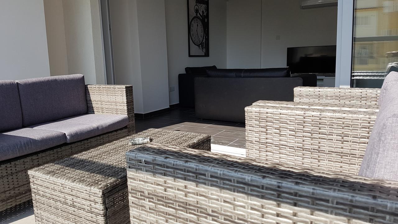 Dezo Luxury Town Apartment Lárnaka Kültér fotó