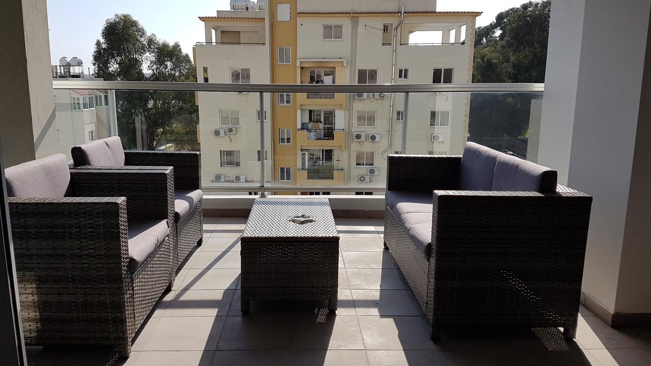 Dezo Luxury Town Apartment Lárnaka Kültér fotó