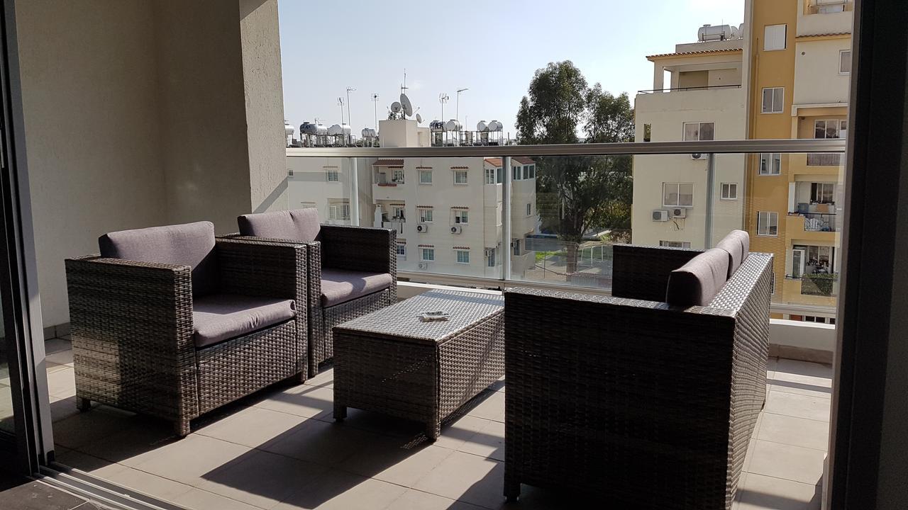 Dezo Luxury Town Apartment Lárnaka Kültér fotó